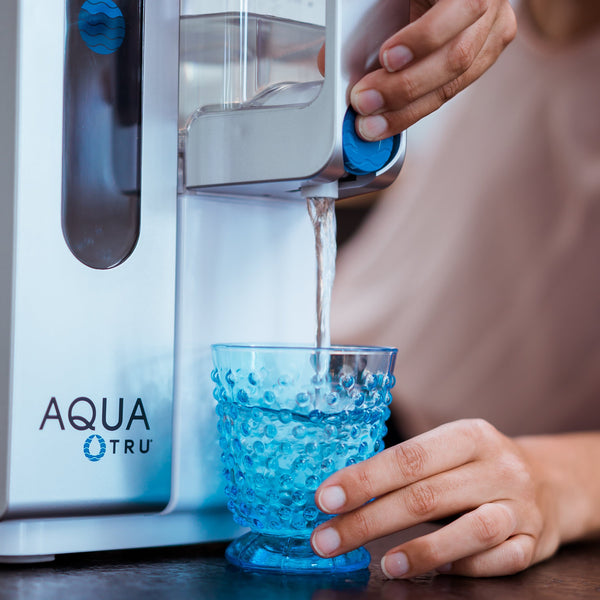 AquaTru Reverse Osmosis Counter Top Water Filtration System with BPA Free  Clean Water Tank